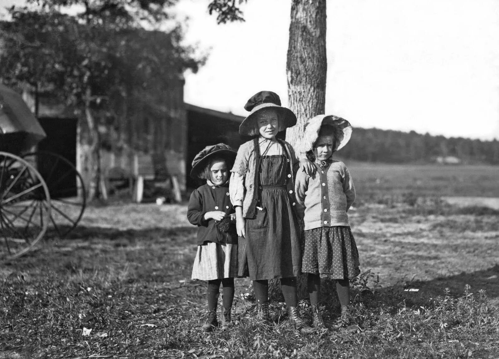 Lewis Hine. Льюис Хайн фотограф труд детей. Мальчик 1860. 2 Сестры старое фото.