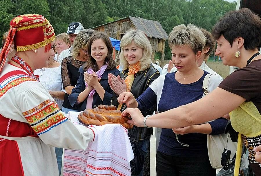 Гостеприимство русского народа. Гостеприимство на Руси традиции. Русские люди гостеприимные. Гостеприимство россиян.