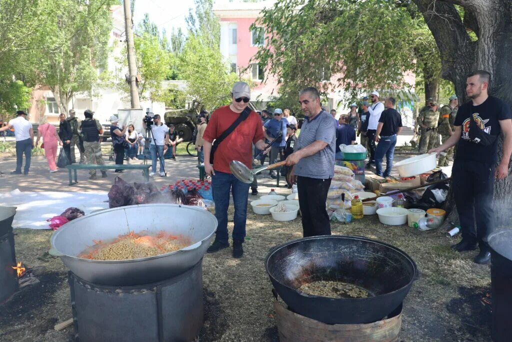 Последние события запорожья. Жители Бердянска. Новости Бердянска. Праздники дагестанцев. Запорожье новости.