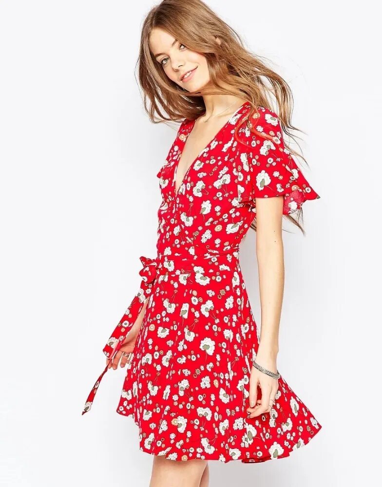 Красное летнее платье. Красное платье в цветочек. Красное летнее платье в цветочек. Платье с мелким принтом.