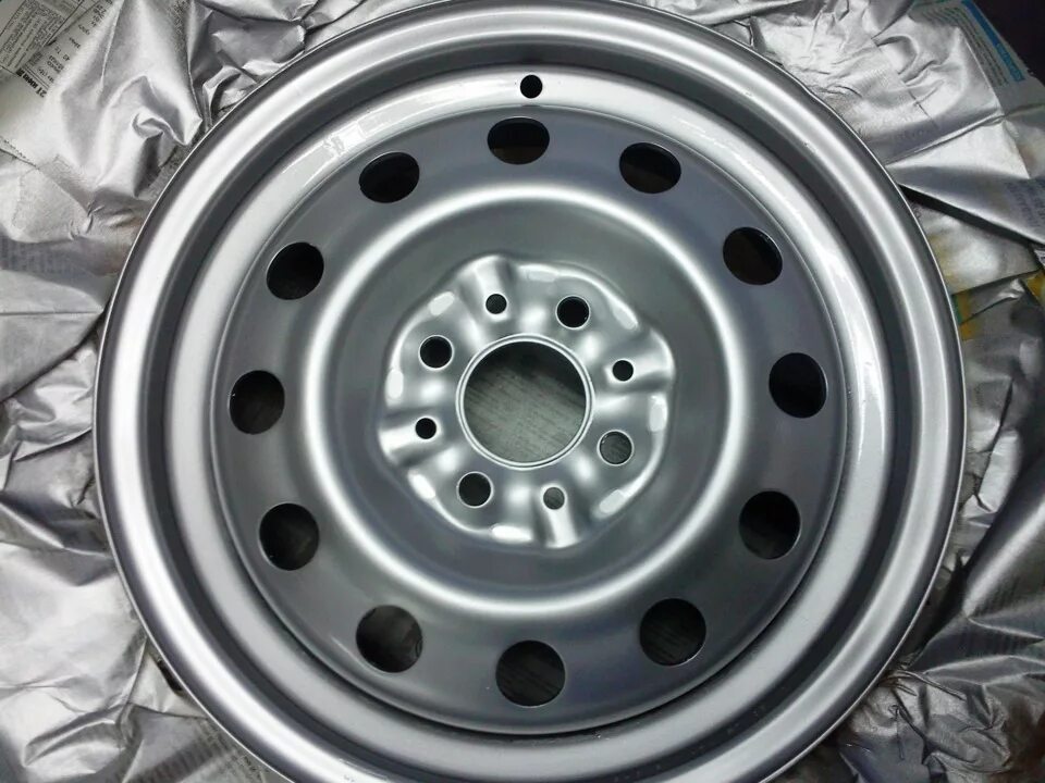 Штампованные диски тзск r14 серебристые. Тзск r14. Штампы р14 4х98 болотные. Тзск r14. Диск тзск 14.
