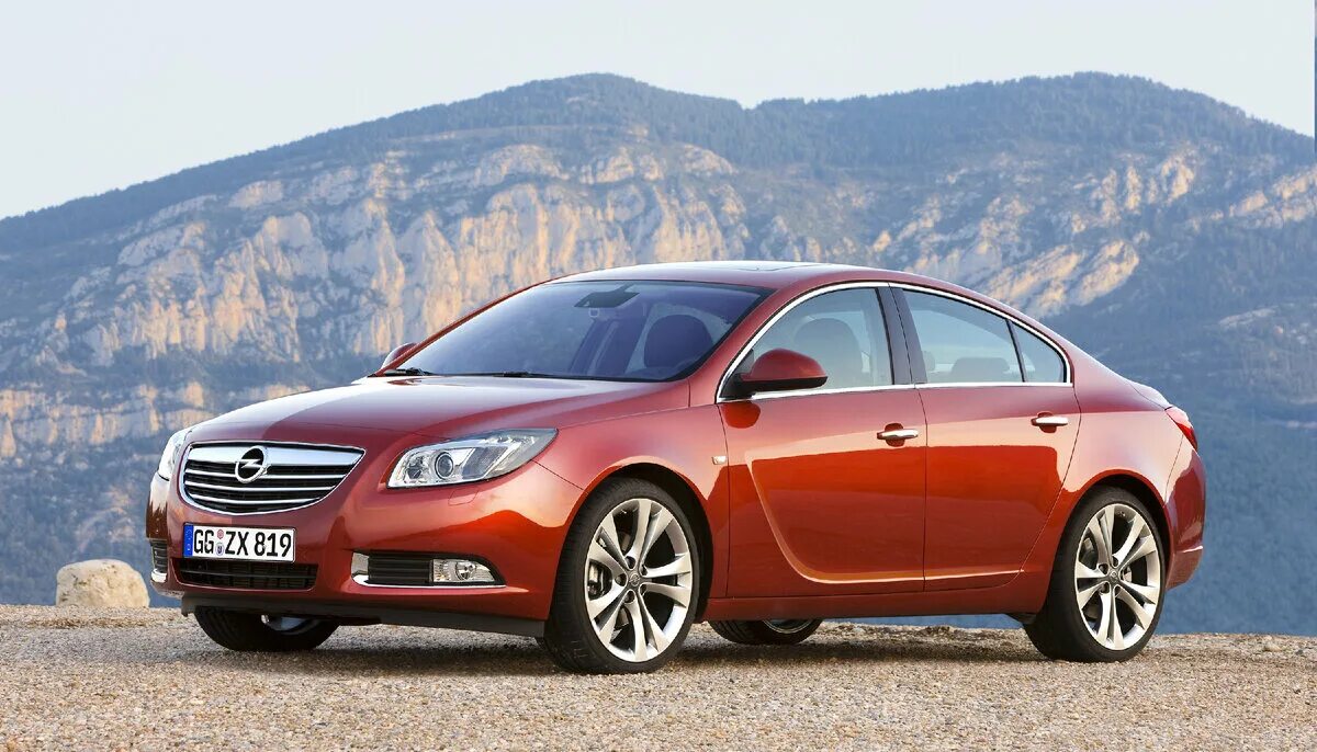 Почему на машине опель. Opel Insignia 2009. Опель Инсигния седан. Опель Инсигния 2009 седан. Opel Insignia 3.