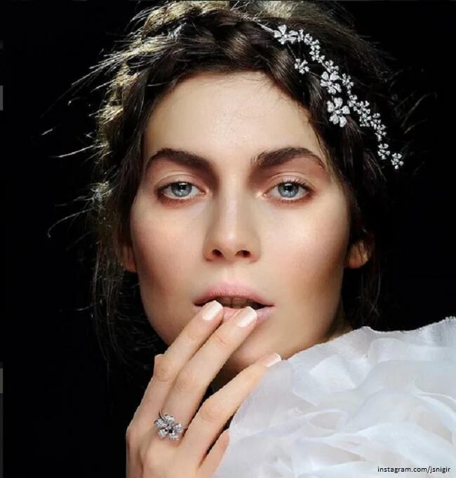 Снегирь артистка. Снегирь артистка. Снегирь артистка. Снегирь артистка. Юля сни.