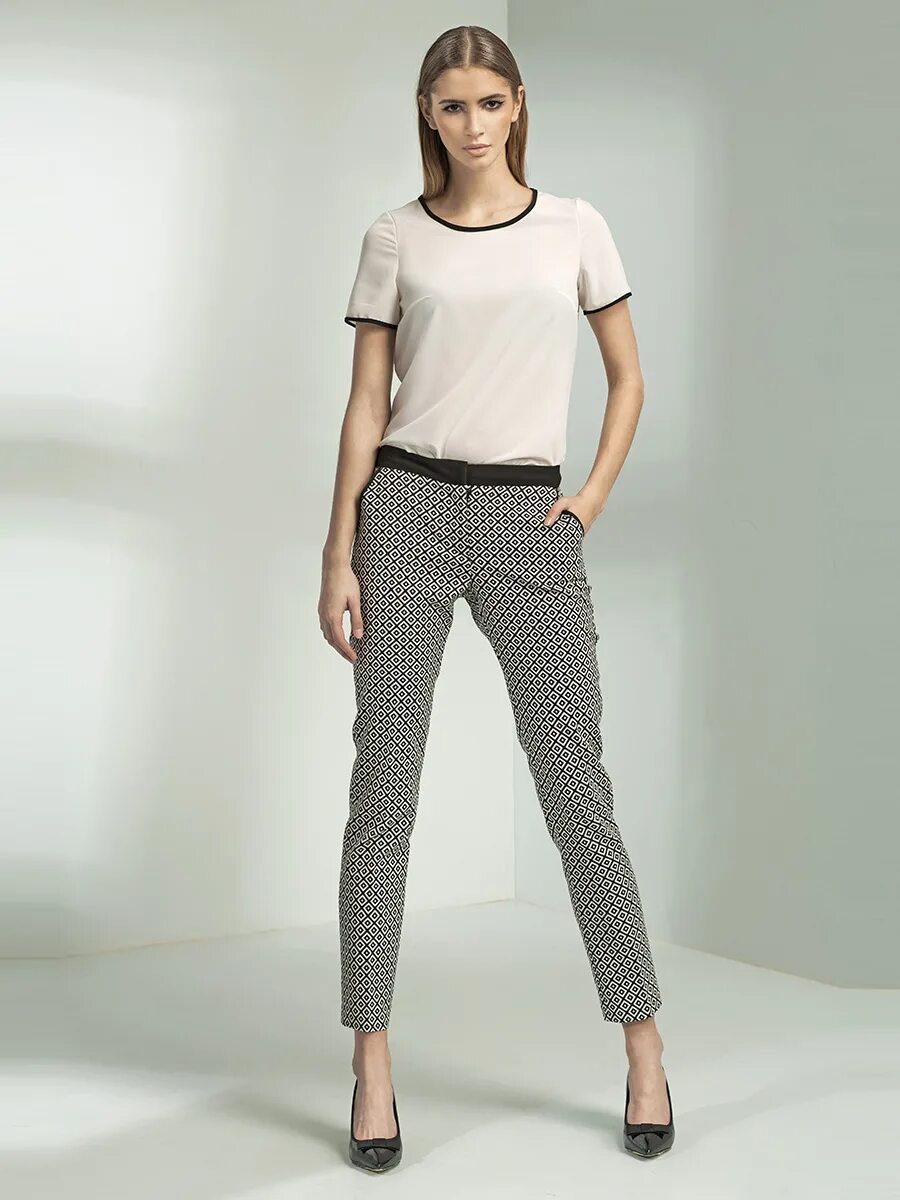 Серые брюки какой верх. Серые штаны мужские. Серые брюки какой верх. Брюки мужские от marksandspencer. Серые брюки мужские.