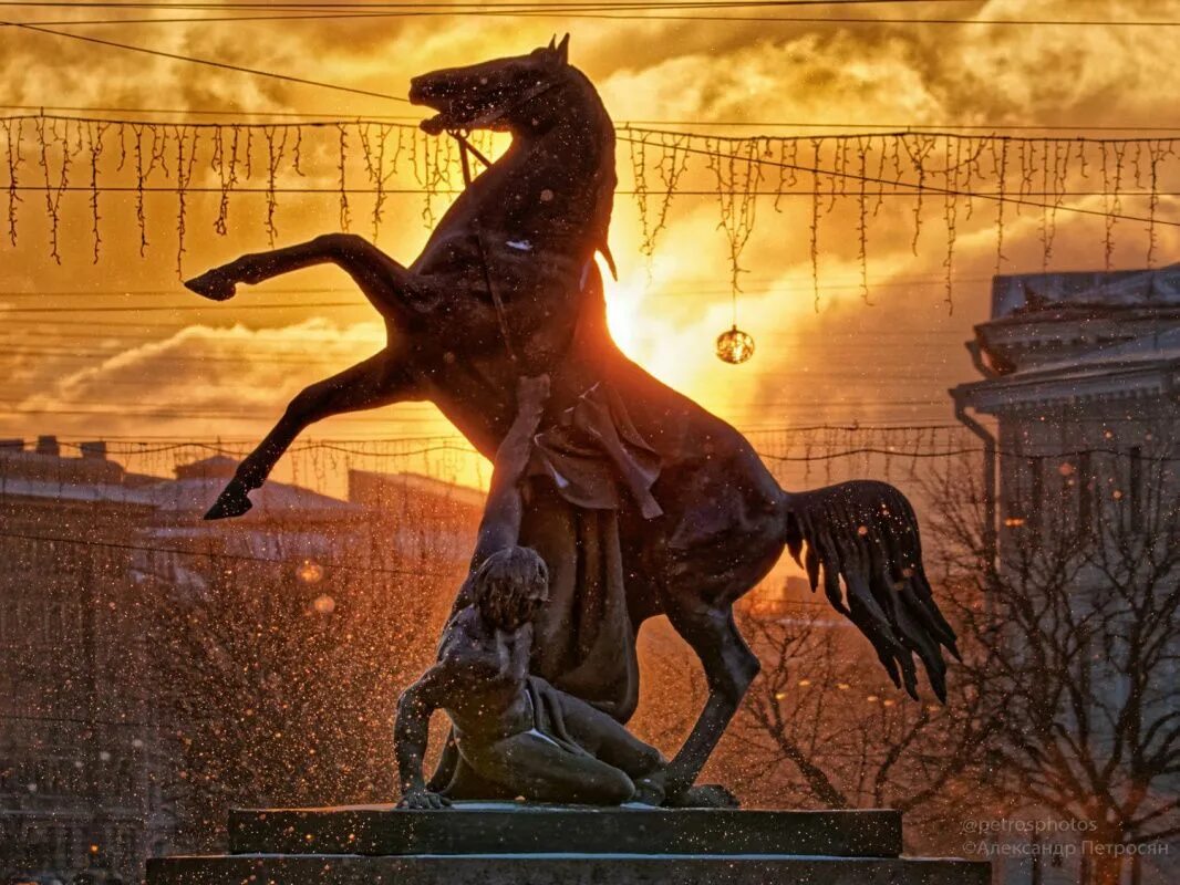 Аничкин мост в санкт петербурге. Аничков мост в санкт-петербурге. аничков мост питер. клодт мост санкт петербурга. александр петросян.