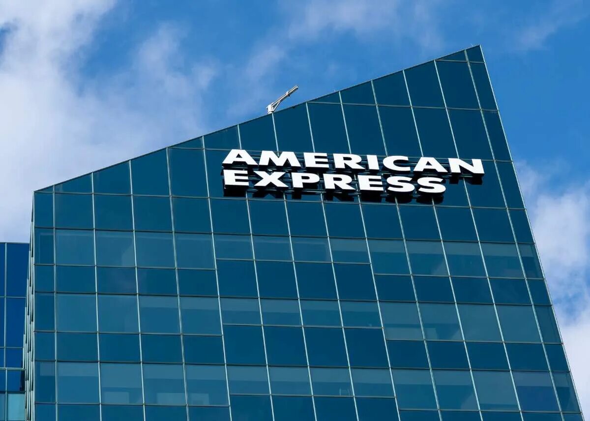 Финансовые услуги для корпораций. Компания American Express. American Express Tower. American Express Company Office. Картинки банков Америка экспресс.
