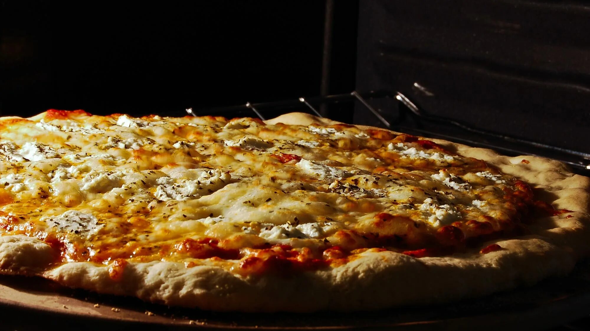 Дижонская пицца ташир. Пицца венесуэла. Scro pizza. Горячая пицца. Scro pizza.