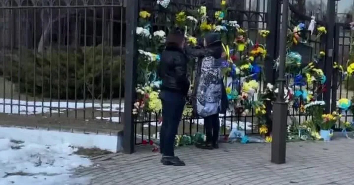 Посольство украины. Посольство украины в белоруссии. Посольство украины минск запись. Улице старовиленской, 46, посольство сша. Посольство украины в минске.
