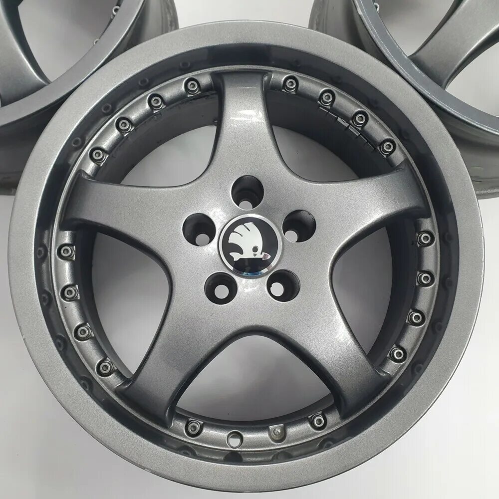 Алюминиевые колесные диски. Колесные алюминиевые сельхоз диски. Алюминиевый колесный диск "Tania". Алюминиевые колёсные диски FEGLI алюминиевые 15 ВАЗ 2114. Купить алюминиевые колеса