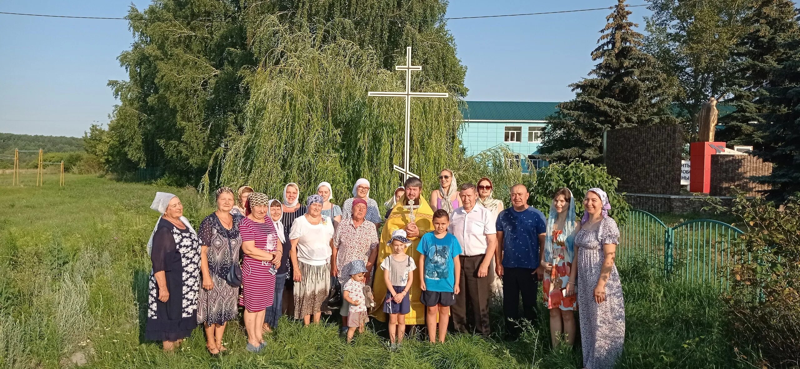 Никольское знаменский район. Православные кресты в сёлах и деревнях.