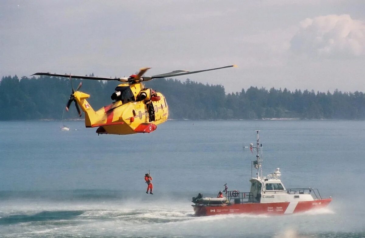 AGUSTAWESTLAND Ch-149 Cormorant. Eh-101 Cormorant. Ch-149 Cormorant. Спасательный вертолет в море.