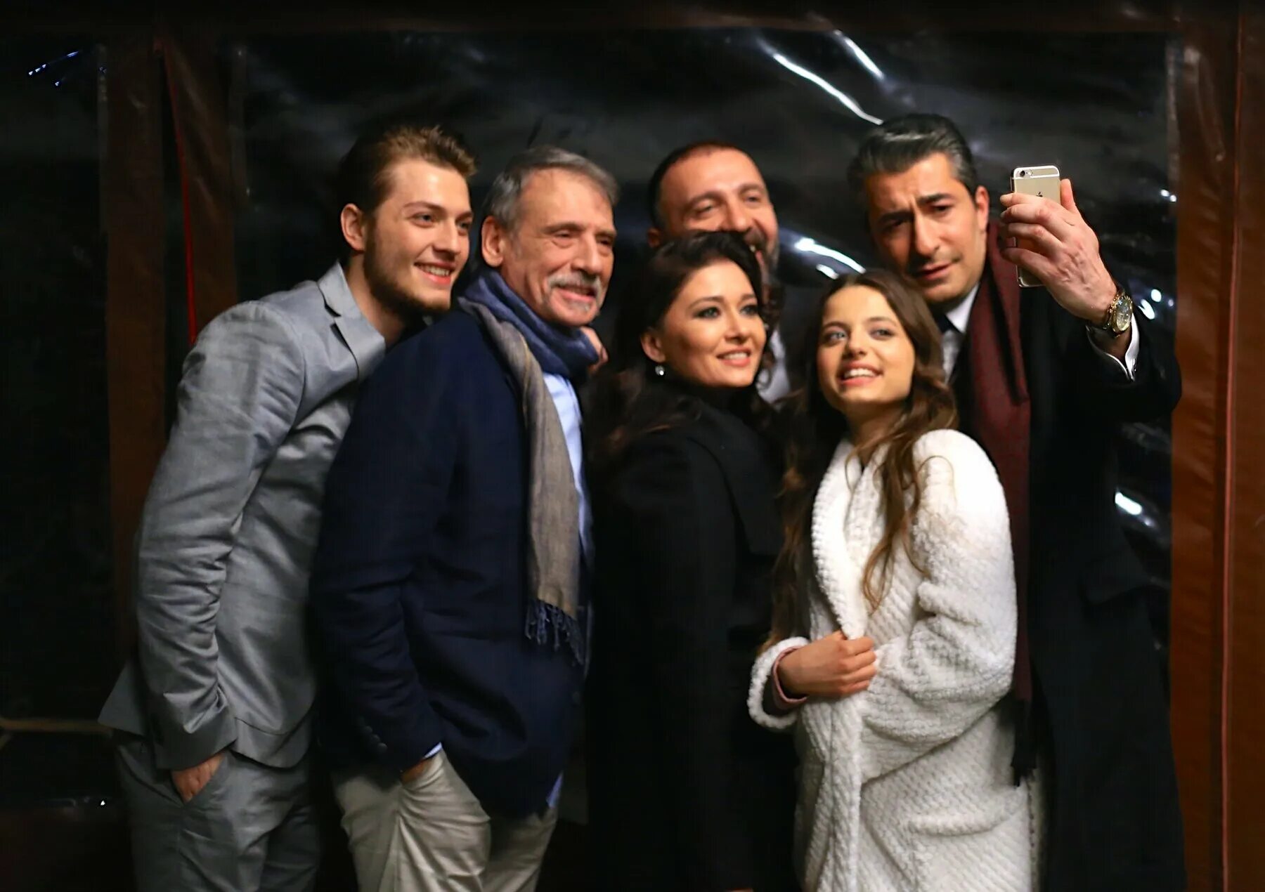 вдребезги значение. наречия начинающиеся с впере. вдребезги значение. турецкий сериал турецкий сериал вдребезги. эркан петеккая вдребезги сериал.