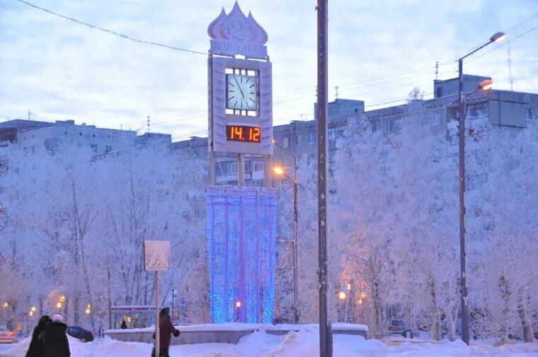 Часы на Комсомольском проспекте Тобольск. Комсомольский проспект г. Тобольск. Жемчужина Сибири Тобольск.