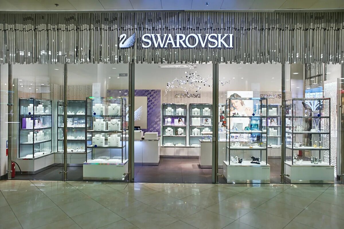 сваровски магазин спб. омск магазин сваровски. ювелирные украшения в тц фантастика. витрина сваровски. сваровски красноярск.