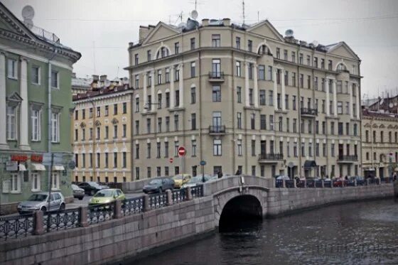 Где живет боярский в петербурге. Мойка 31 Санкт-Петербург Боярский. Набережная реки мойки 31 окна Боярского. Набережная реки мойки Санкт-Петербург квартира Михаила Боярского.