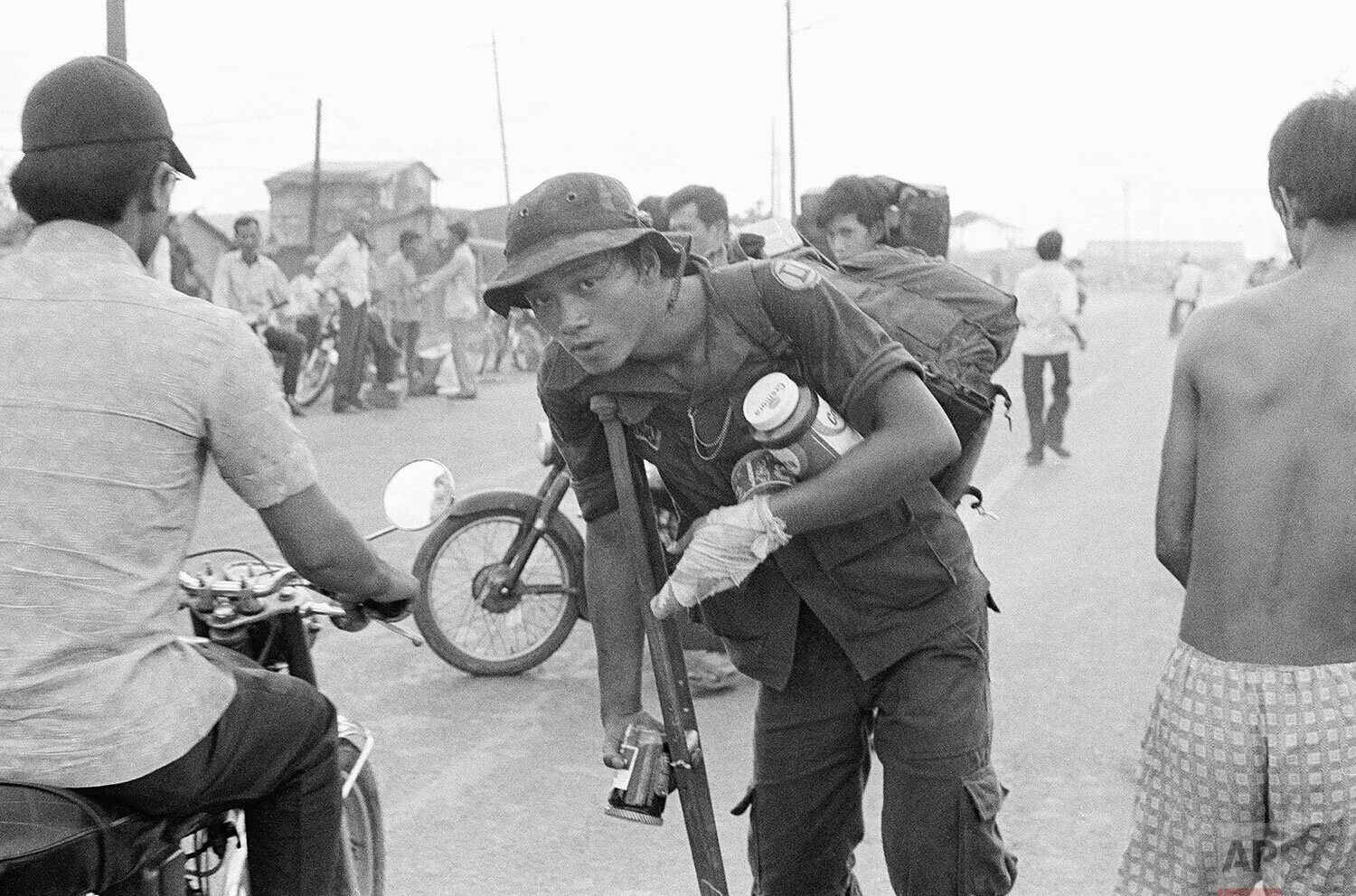 Инвалиды во время войны. Взятие Сайгона в 1975 году. Вьетнамская армия в Сайгоне 1975.