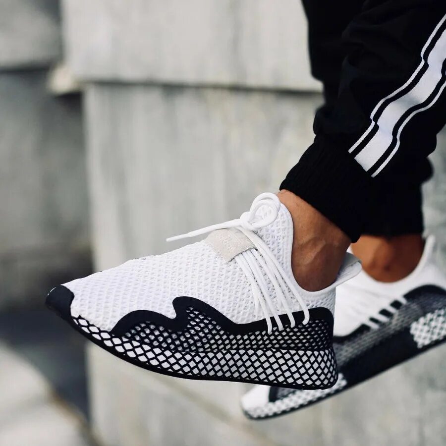 Адидас раннер. Adidas Originals Deerupt s. Кроссовки adidas Deerupt Runner. Adidas Deerupt White. Adidas Originals Deerupt s Black.