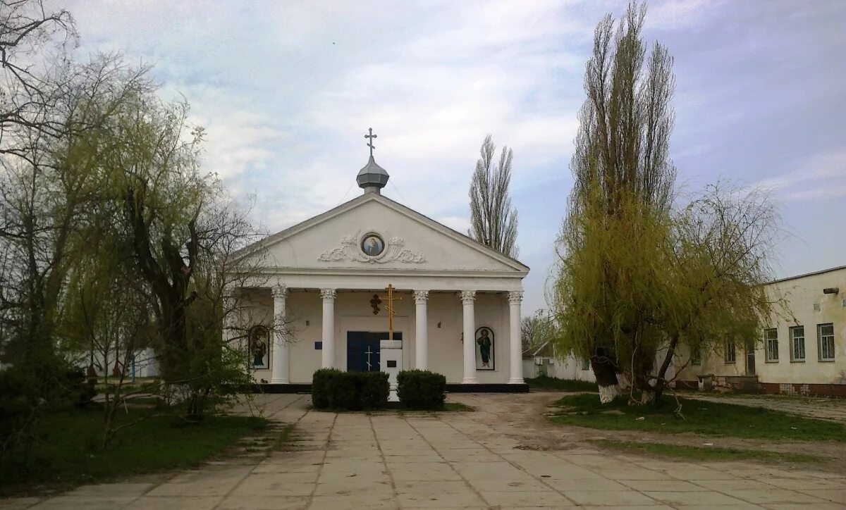 Крым джанкойский район погода село. Пгт Азовское Крым. Посёлок Азовское Джанкойский район. Джанкойский р-н, пос. городского типа Азовское.