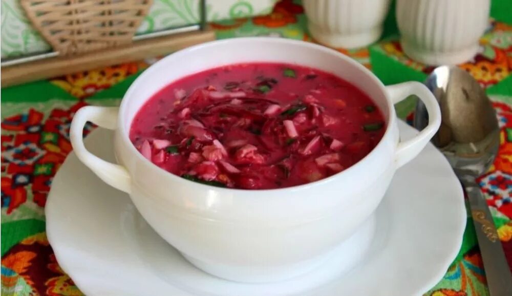 Свекольник беллоруос. Фото свекольника в тарелке. Свекольник с курицей рецепт пошаговый. Холодник (свекольник) белорусский. Холодник на кефире без свеклы.