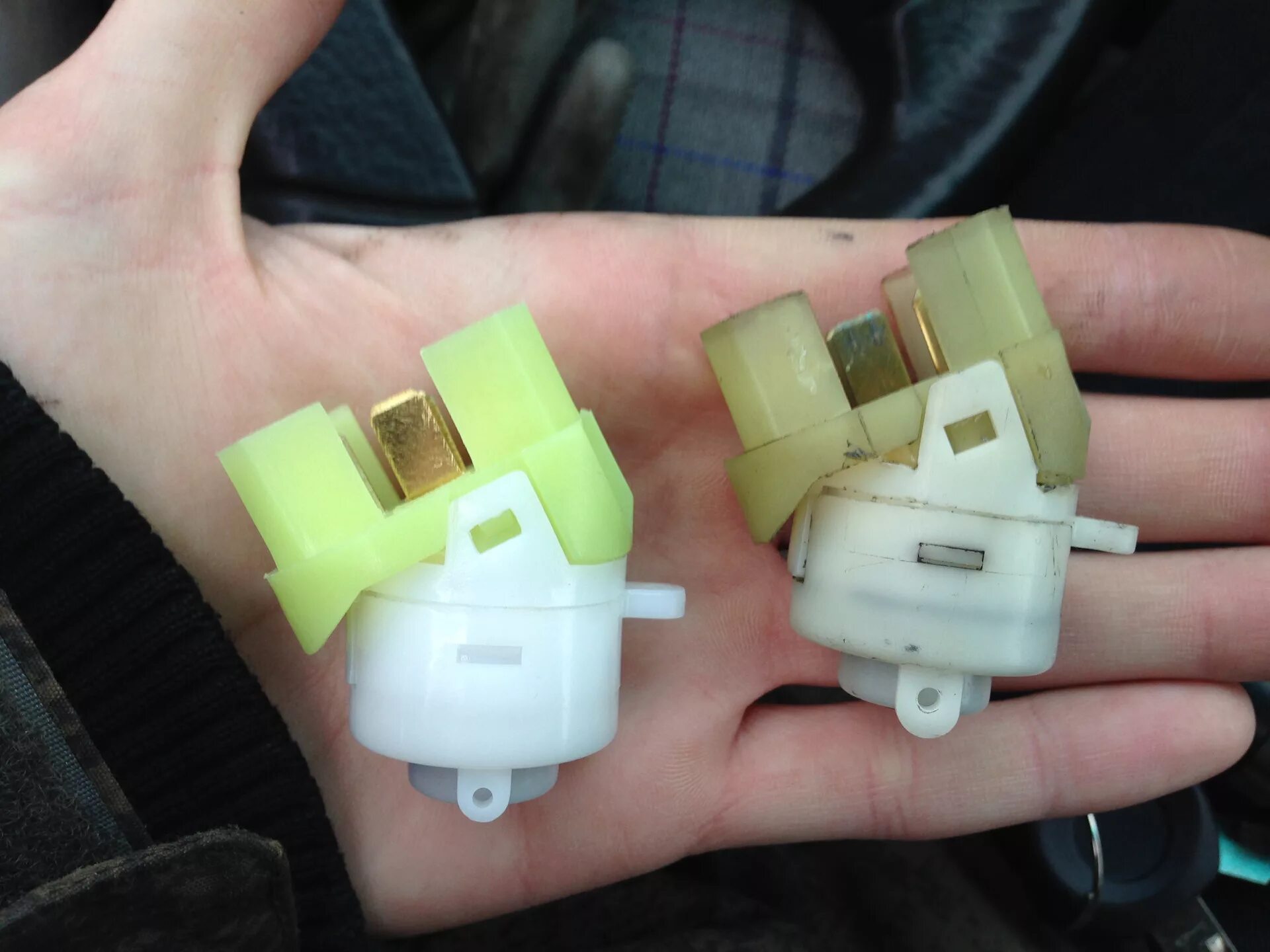 Контактная группа замка зажигания фольксваген пассат. Контактная группа замка зажигания фольксваген пассат. Контактная группа замка зажигания фольксваген пассат. Контактная группа замка зажигания vw passat b4. Контактная группа пассат б3.