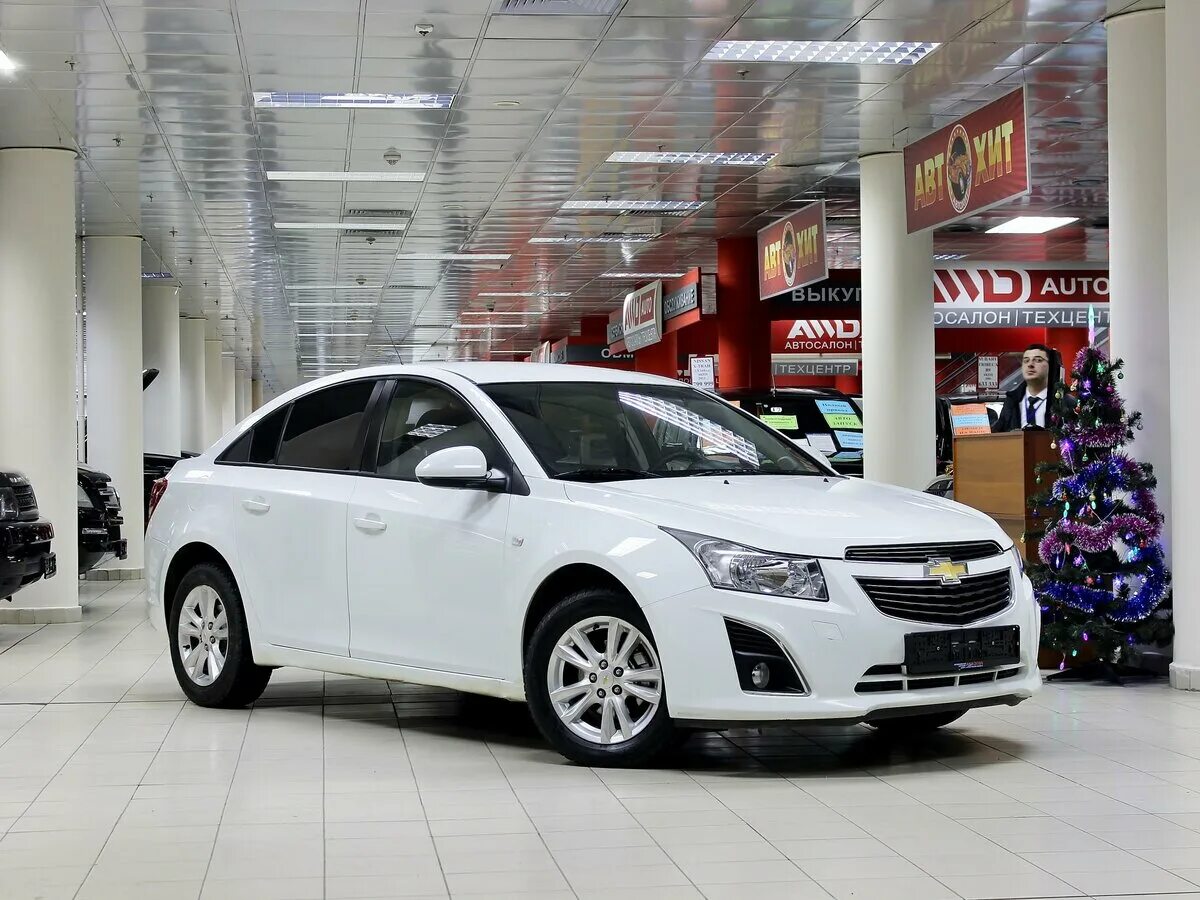 Купить шевроле круз 2014. Шевроле Круз 2014 седан белый. Chevrolet Cruze 2014 седан. Chevrolet Cruze 2014 белый. Chevrolet Cruze 2014 год седан белый.