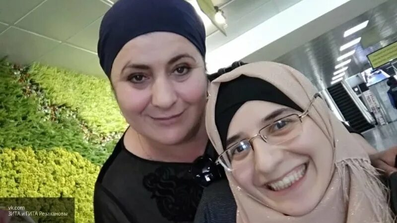 Зита и гита резахановы до операции. Гита резаханова сейчас 2021. Сёстры зита и гита резахановы. Сколько сейчас лет зите и гите. Сколько сейчас лет зите и гите.