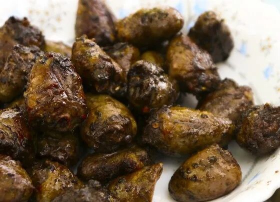 Сколько по времени жарить куриные сердечки. Куриные сердечки. жареные куриные сердечки. жареное сердце. куриные сердечки калорийность.