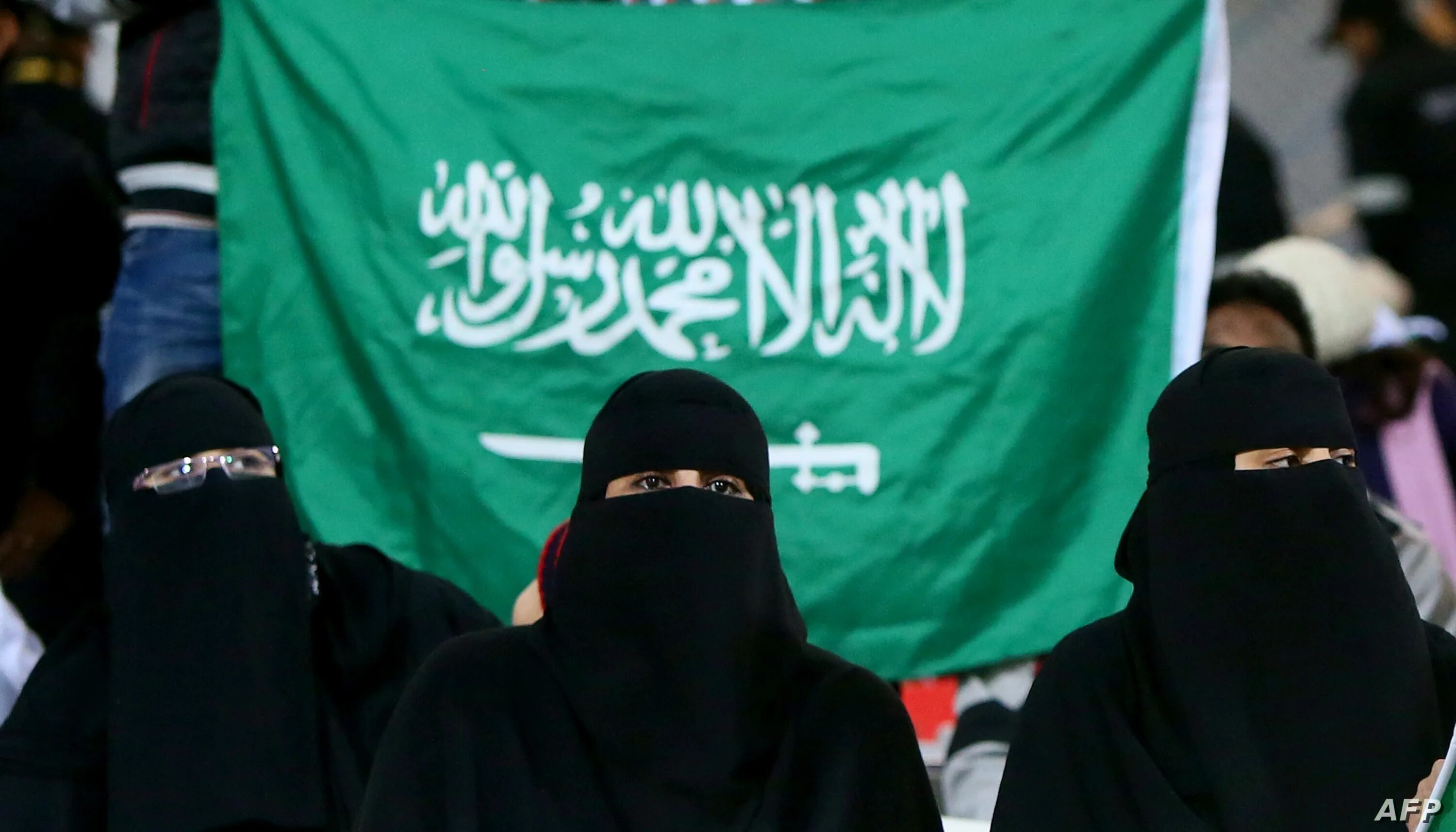 Мусульманки в Саудовской Аравии. Саудовская Аравия монархия. Саудовская Аравия женщины. Арабские женщины в Саудовской Аравии.