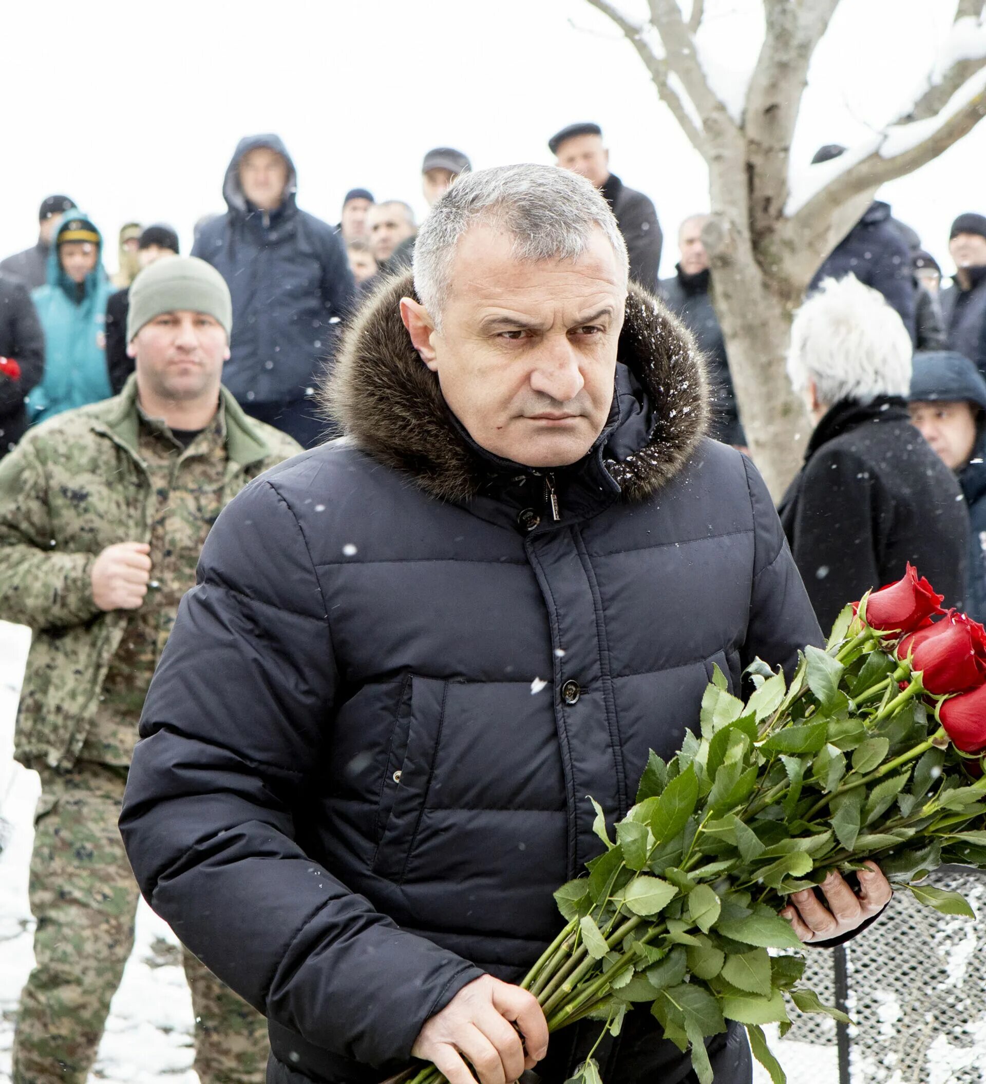 Южная осетия трагедия. Расстрел осетинских беженцев на Зарской дороге. Зарская трагедия в Южной Осетии.