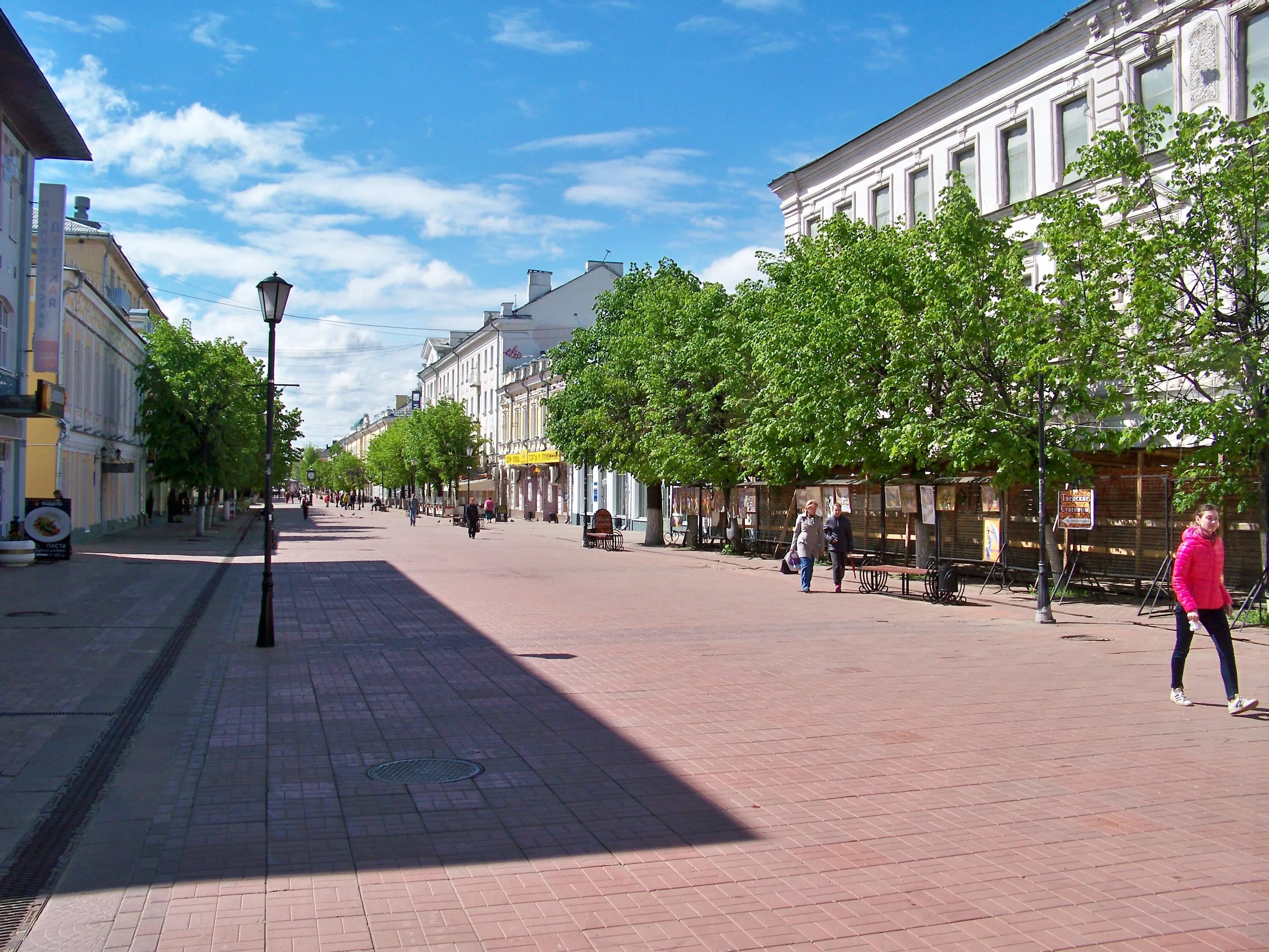 Тверской Арбат Трёхсвятская улица. Тверь Трехсвятская Арбат. Трёхсвятская улица в Твери. Тверской Арбат в Твери улица.