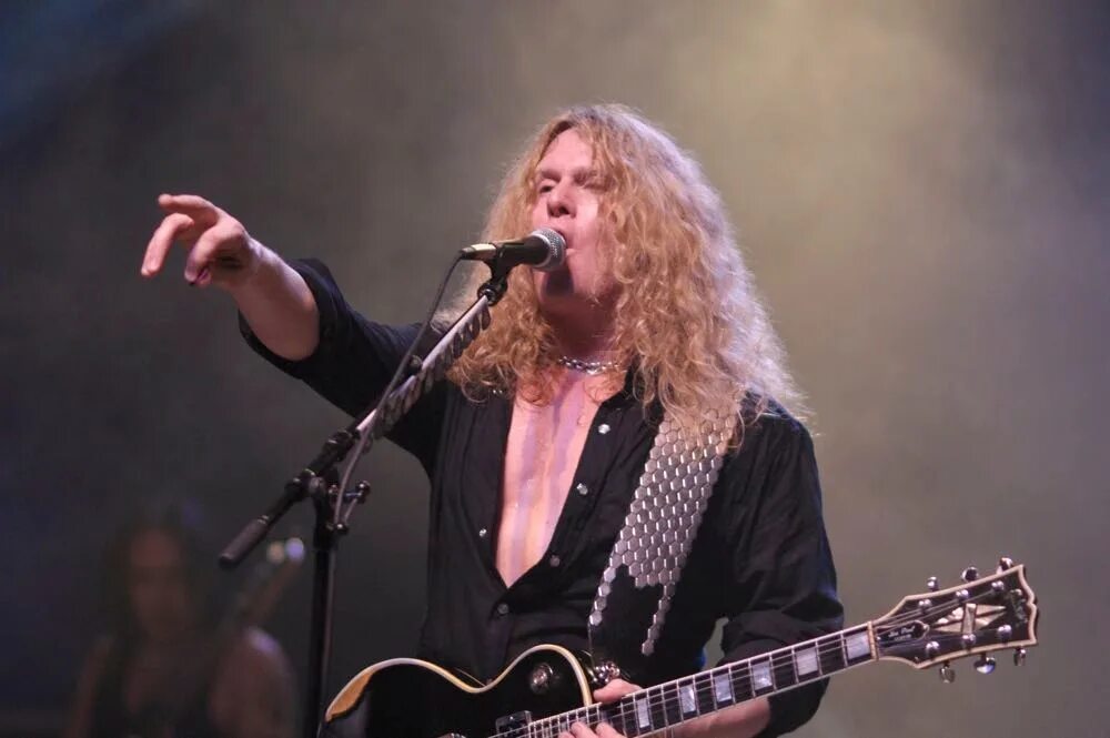 John sykes 1987. Джон сайкс whitesnake. Джон сайкс дэвид ковердейл. John sykes 2021. John sykes whitesnake.