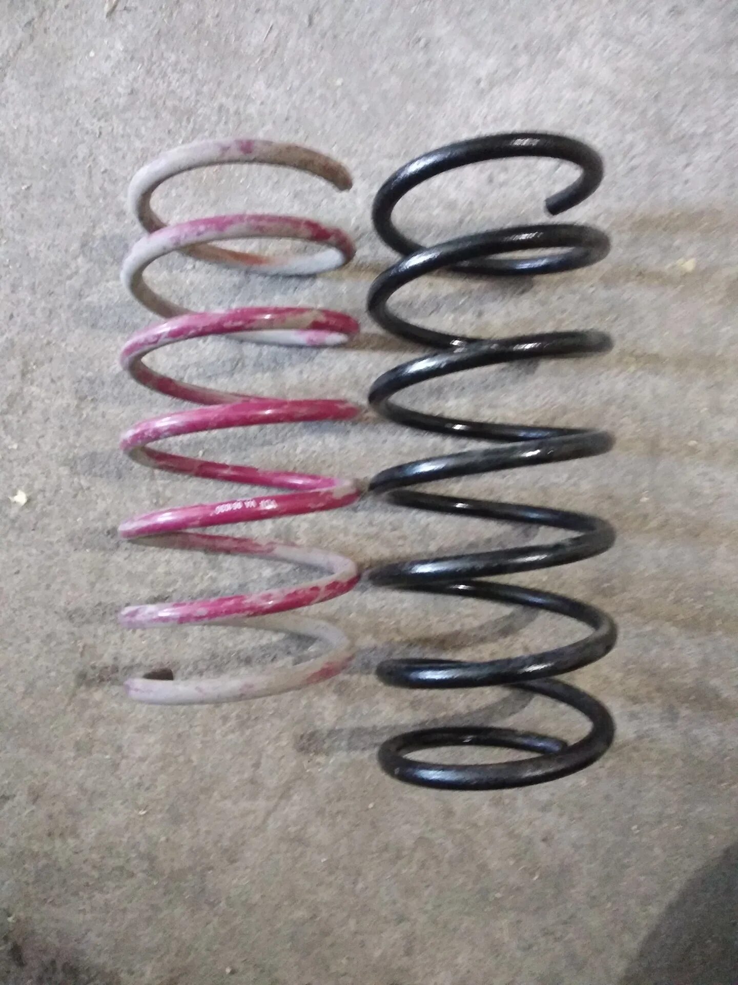 Пружины с занижением е34. Задние пружины бмв е34. Пружина задняя е34. Пружина задняя е38. Задняя пружина bmw e36.