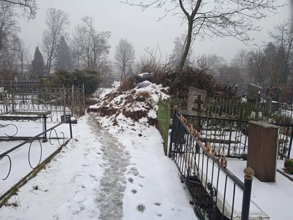 Кладбище сухая река казань. Кладбище анапа городское. Мемориальное кладбище саранск. Кладбище анапа городское. Кладбище сухая река казань.