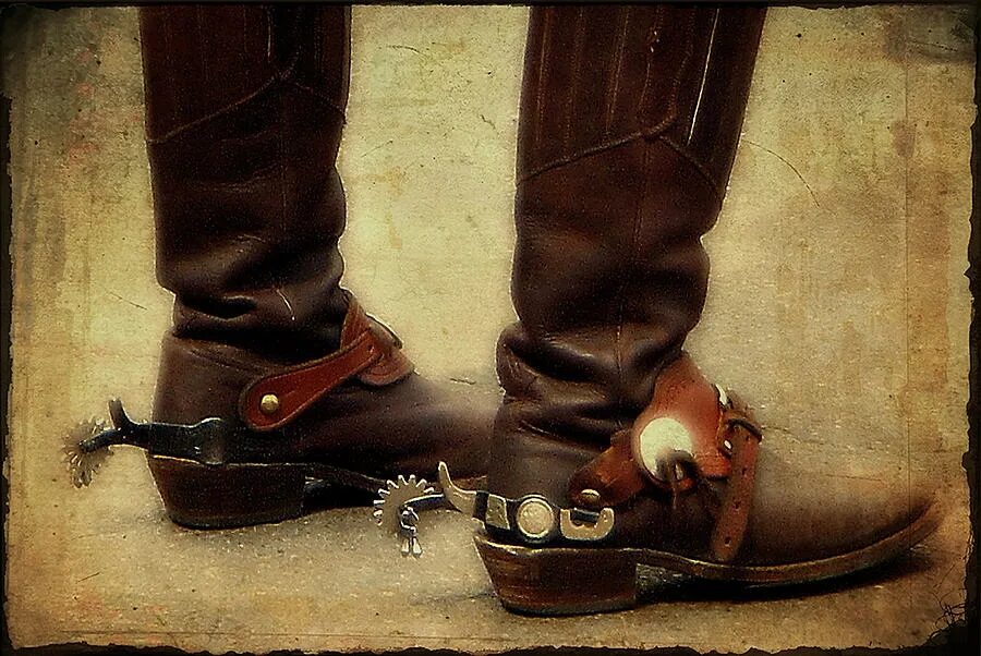 Сапоги со шпорами. Ботинки ковбоя. Ковбойские сапоги 19 века. Туфли со шпорами. Сон купить сапоги