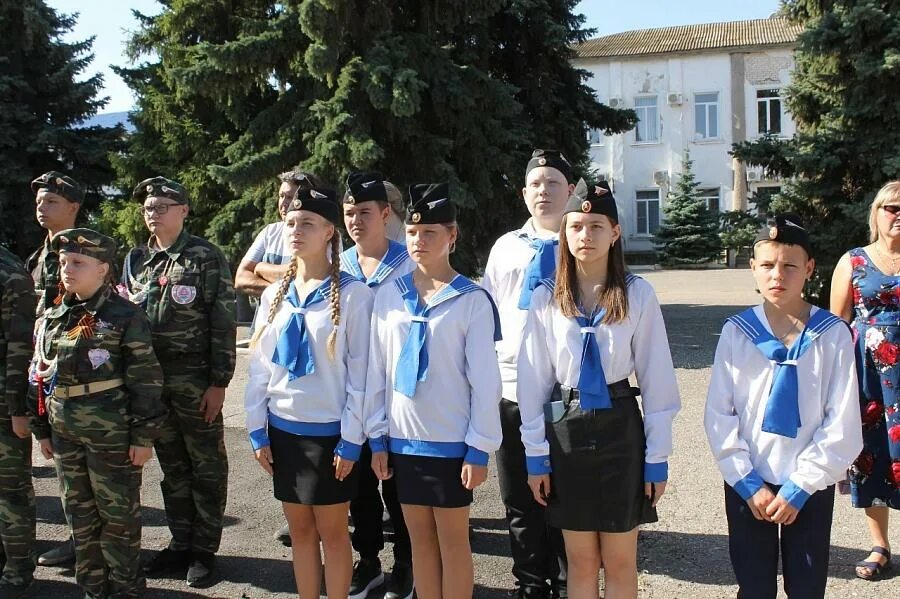 Волгоградская область Николаевский район поселок Степновский. Волгоградская область Палласовский район, Золотарёвская группа. Парк Победы Волгоград. Победа Волгоград.