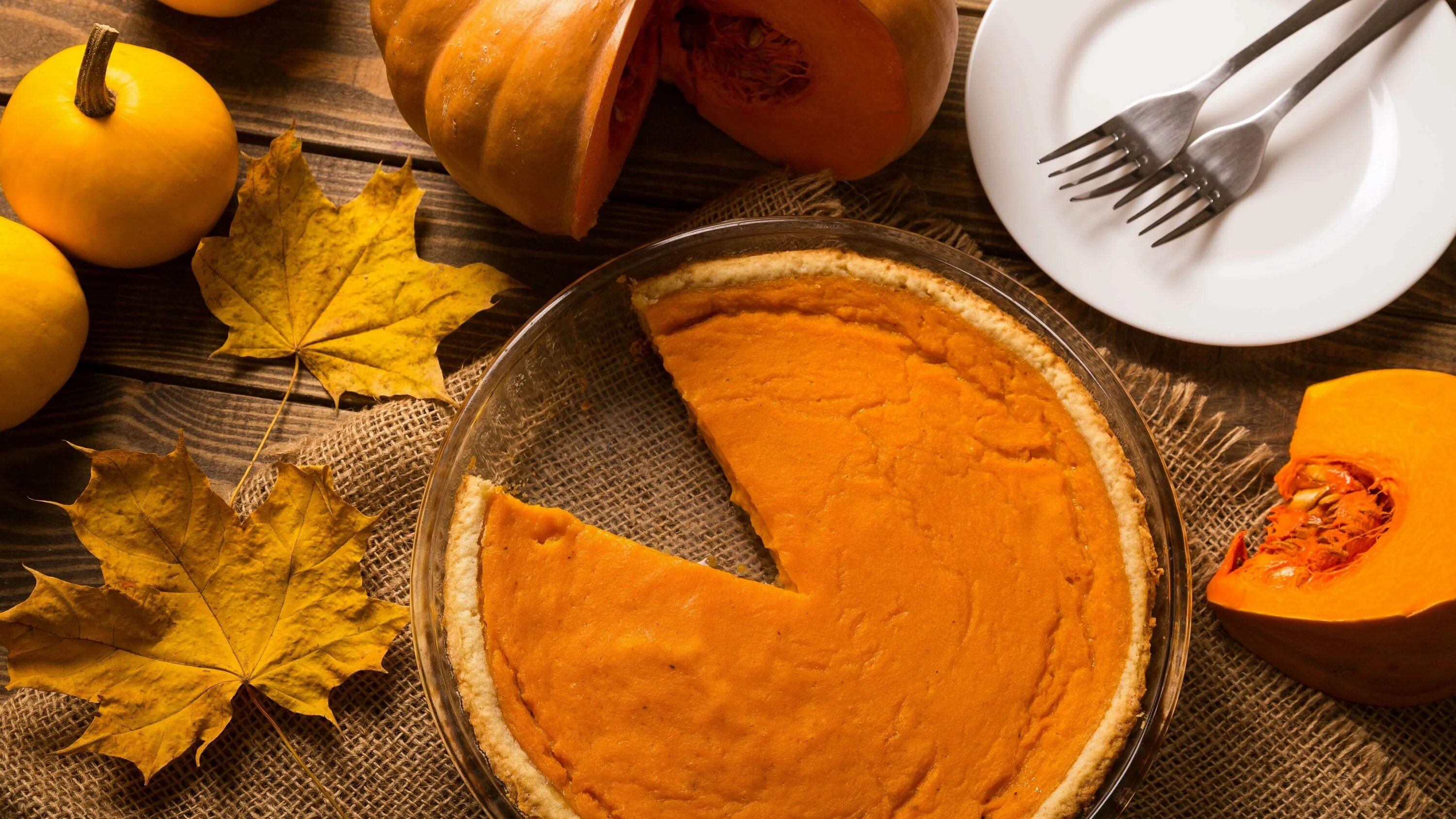 Тыквенный пирог на хэллоуин. Тыквенный пирог гарри поттера. Тыквенный пирог pumpkin pie. Тыквенный пирог на день благодарения. Тыквенный пирог pumpkin pie.
