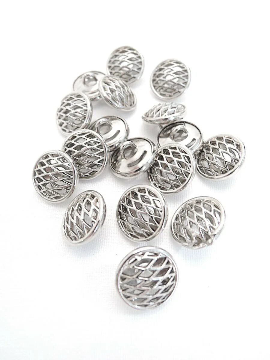 Бронзовые пуговицы. Ажурная пуговица. Пуговица ажурная. Ажурная пуговица. Металлические ажурные пуговицы с дырками.