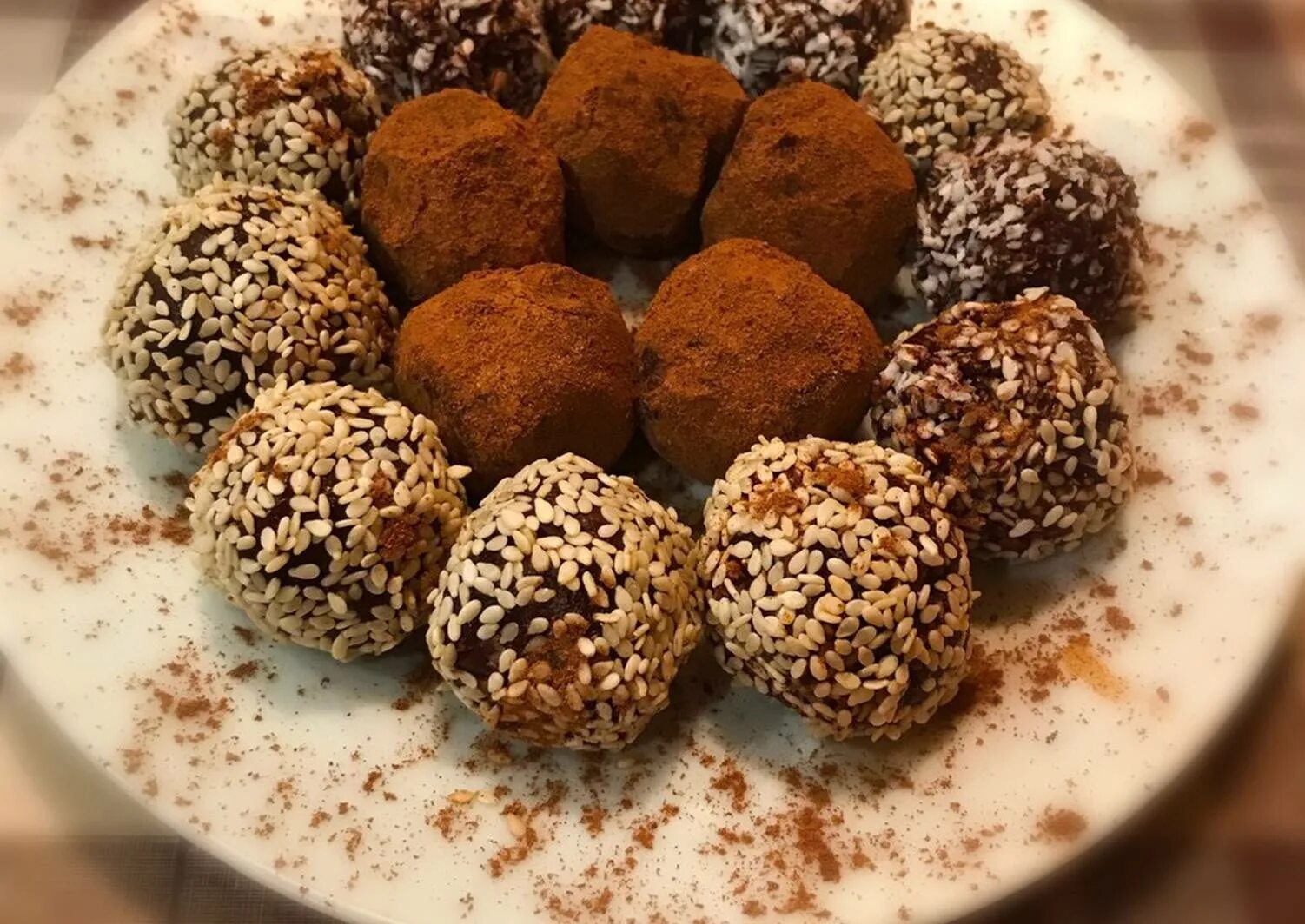 Батончик 1 рот фронт. 72 конфеты. 72 конфеты. 72 конфеты. Конфеты рахат молочно-вафельные.