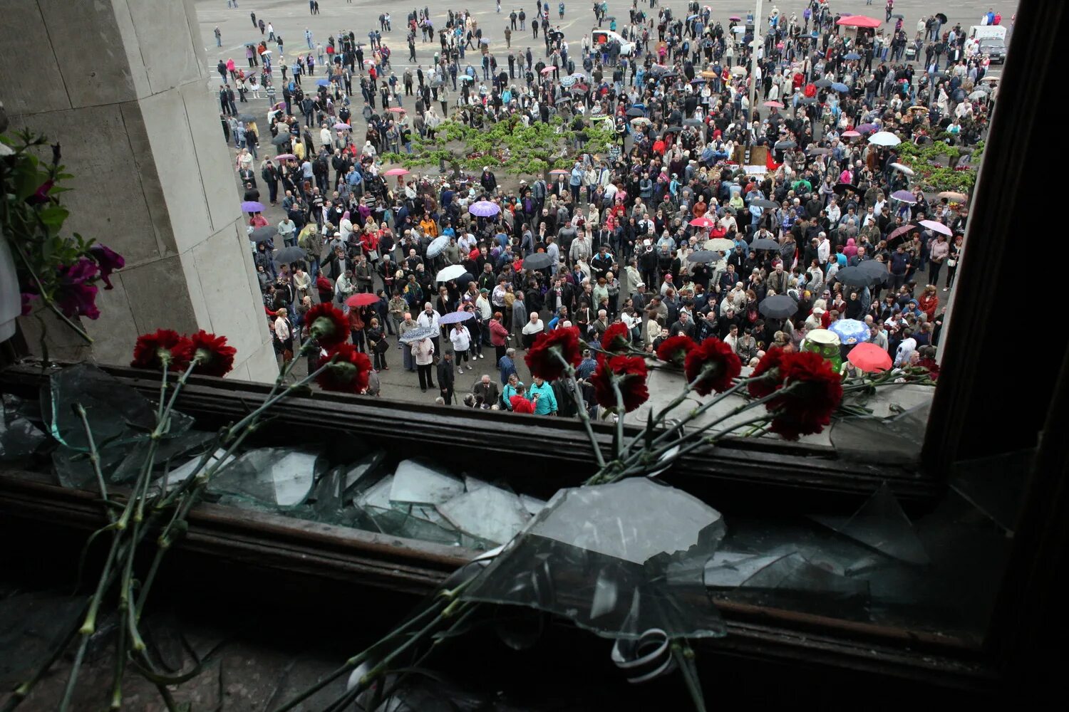 Одесса дом профсоюзов трагедия 2014. Одесса дом профсоюзов 2 мая 2014. Одесский дом профсоюзов 2 мая 2014. Одесса май 2014 дом профсоюзов. Одесса дом профсоюзов 2 мая 2014.