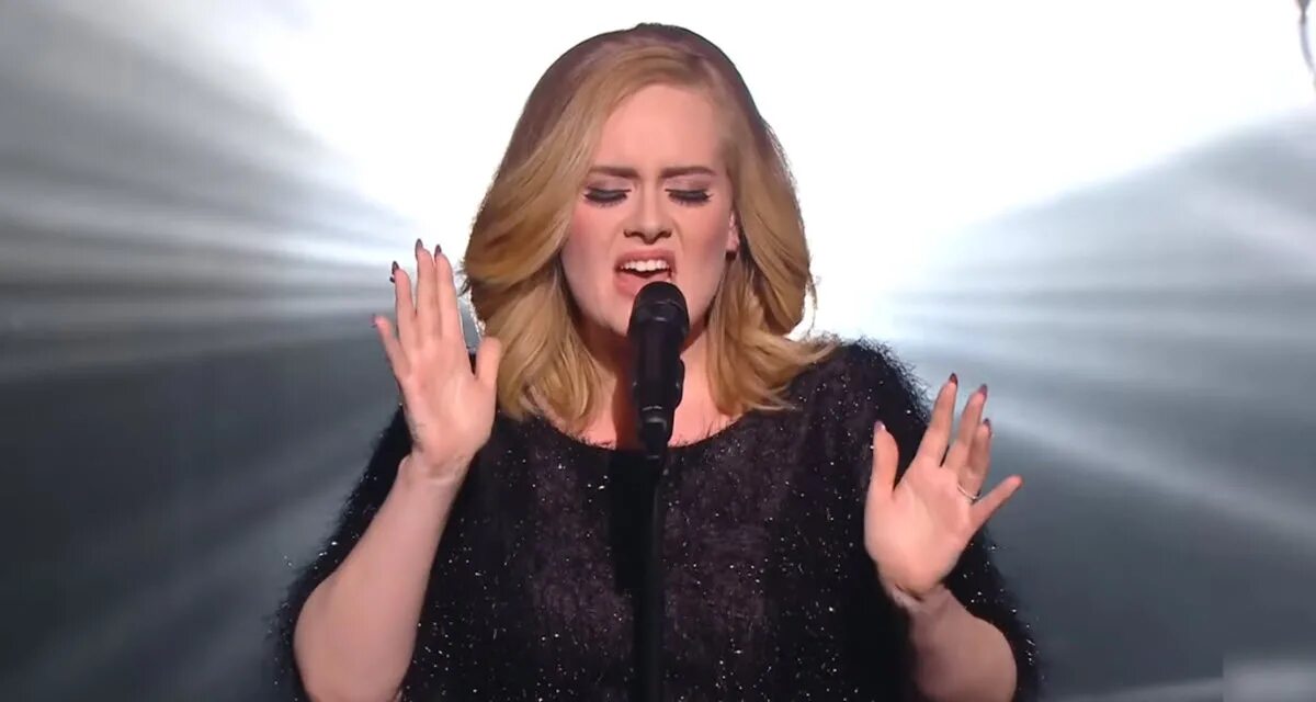 Звезды на an audience with Adele. Adele рот. He sings well