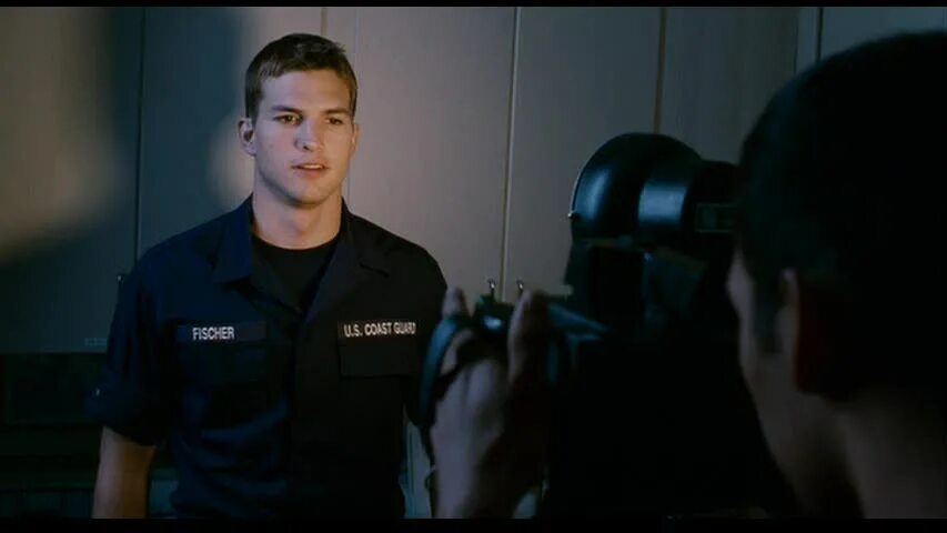 Эштон катчер спасатель. Кевин костнер спасатель. Спасатель фильм 2006 эштон катчер. Спасатель фильм 2006. Спасатель фильм 2006.