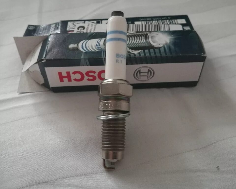 6 110 л. Свеча зажигания фольксваген поло седан 1. 6 2013. Свечи ngk поло седан 1. Оригинальные свечи volkswagen polo 1.