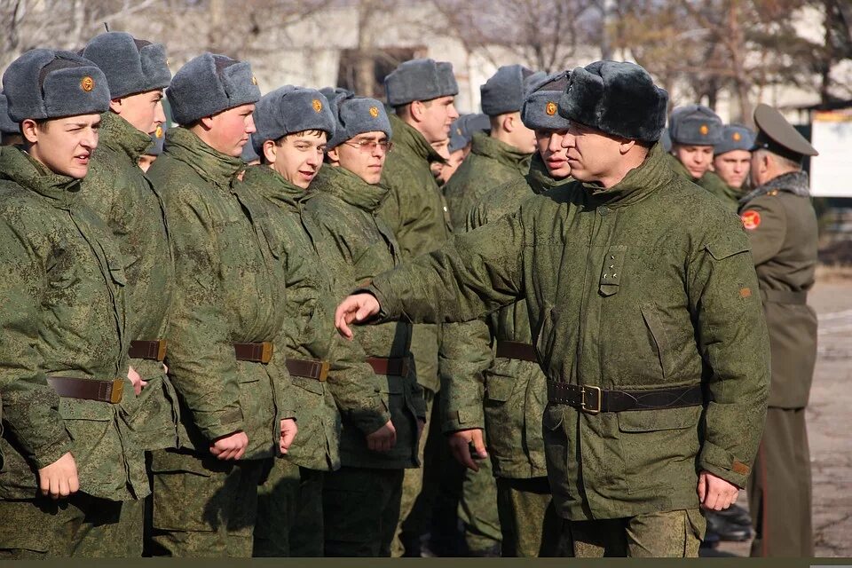 Осенний призыв сколько служить. Осенний призыв. Осенний призыв в армию. Срочники. Российская армия призывники.