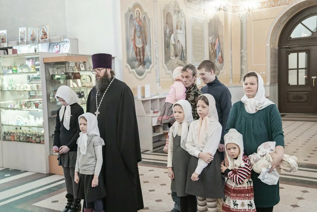 Быть крестной несколько раз. Крещение девочки. Храм 2 вер.