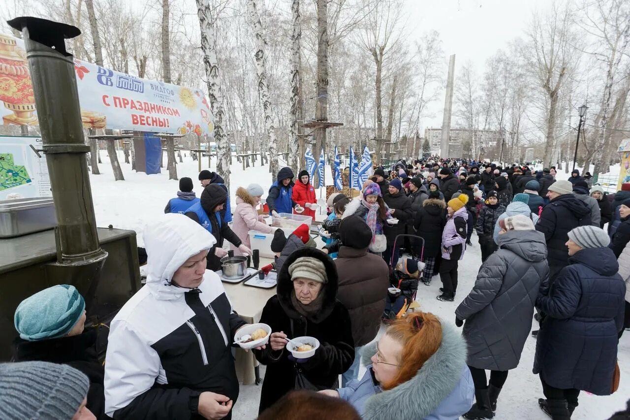 Масленица в саду победы челябинск 2024. Масленичные гуляния на предприятии. Парк для гуляния. Зимний праздник народов Челябинска. Масленица Челябинск.