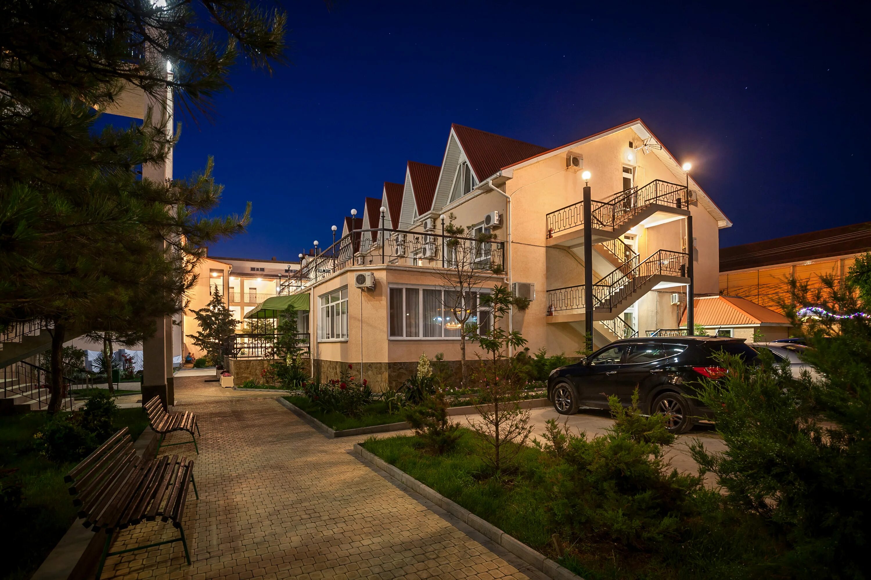 Гостиница в боровом казахстан. Кучугуры краснодарский край золотой фазан. Светлый яр волгоградская область излучина. Гостиница бронницы диамант. Ладожское озеро дача винтера.