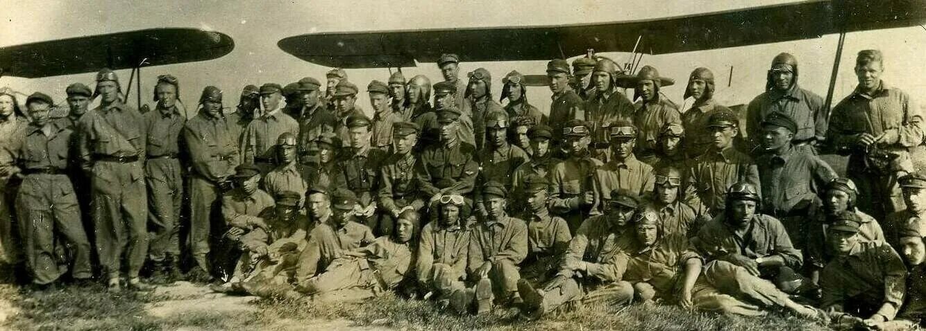 Военно авиационная школа. Энгельсская Авиационная школа пилотов 1942. Качинская Военная Авиационная школа пилотов 1941 год. Борисоглебская Авиационная школа летчиков. 1933 Год Качинская Военная Авиационная школа лётчиков фото.