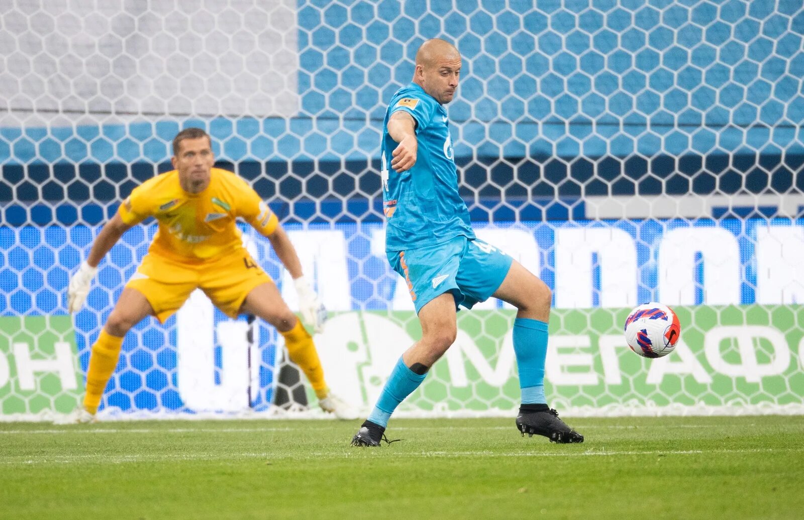 Зенит краснодар где играют. FC Krasnodar vs Zenit. Краснодар Зенит 30 октября. 0,5 Ладога (Zenit Football Limited Edition) (гл).