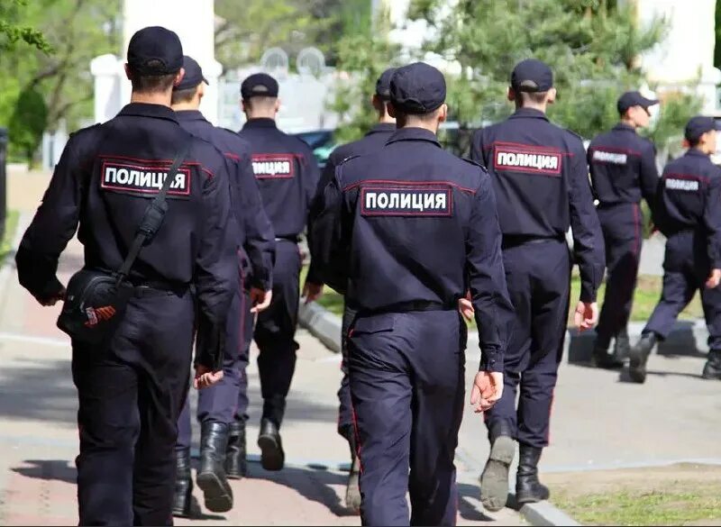 Полицейская академия 3: переподготовка фильм 1986. Шоун уэтерли полицейская академия. Полицейская академия фильм 1984 3. Как быстро приезжает полиция. Как быстро приезжает полиция.