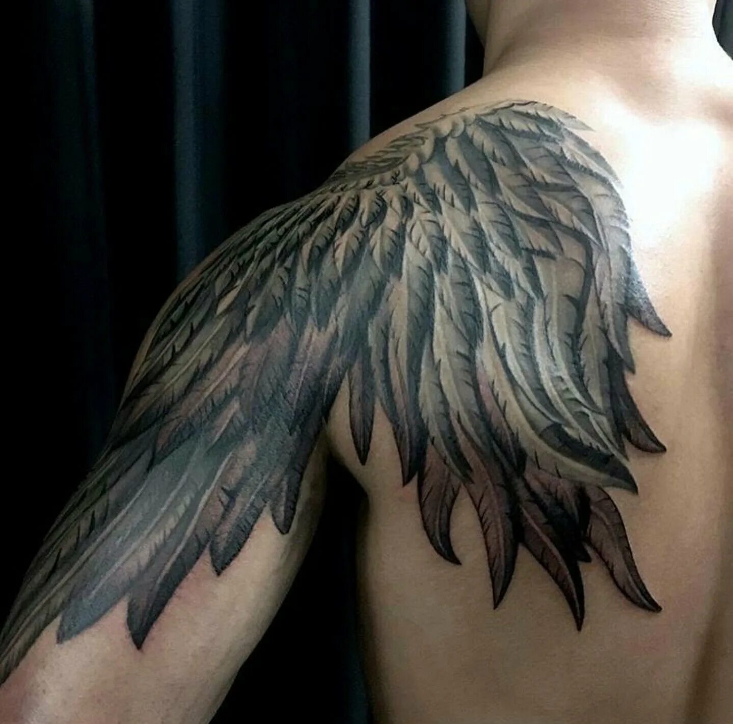 Крылья на спине у мужчин. Тату Крылья. Тату Крылья на спине. Крылья на спине тату мужские. Тату Крылья ангела.